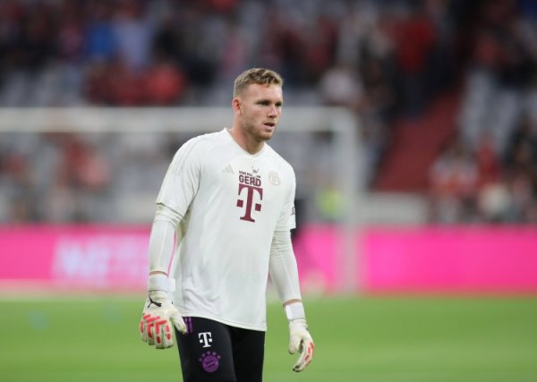 德天空：佩雷茨今天接受汉堡第二部分体检，租借1年不含买断选项