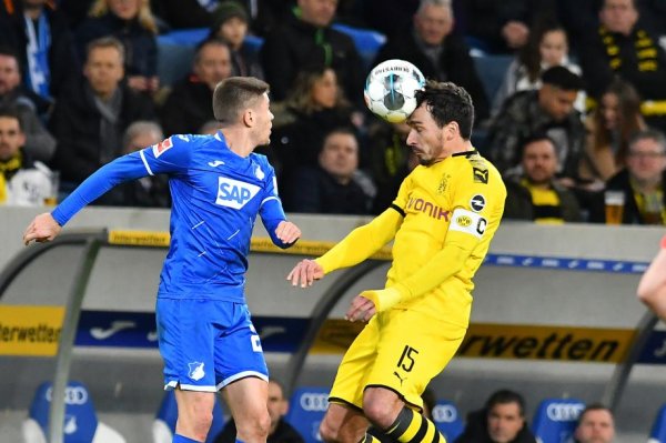 德甲-格策破门 小阿扎尔中楣 多特遭反转  客负霍村