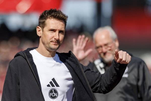 3-2获胜保住饭碗！克洛泽：难顶啊，我快需要个心脏起搏器了