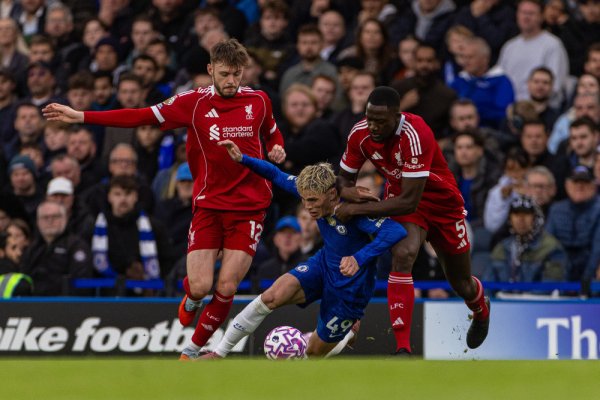 这就是古代足球    ! 红军终究还是还上了一切, 连遭致胜球  后目送枪手登顶