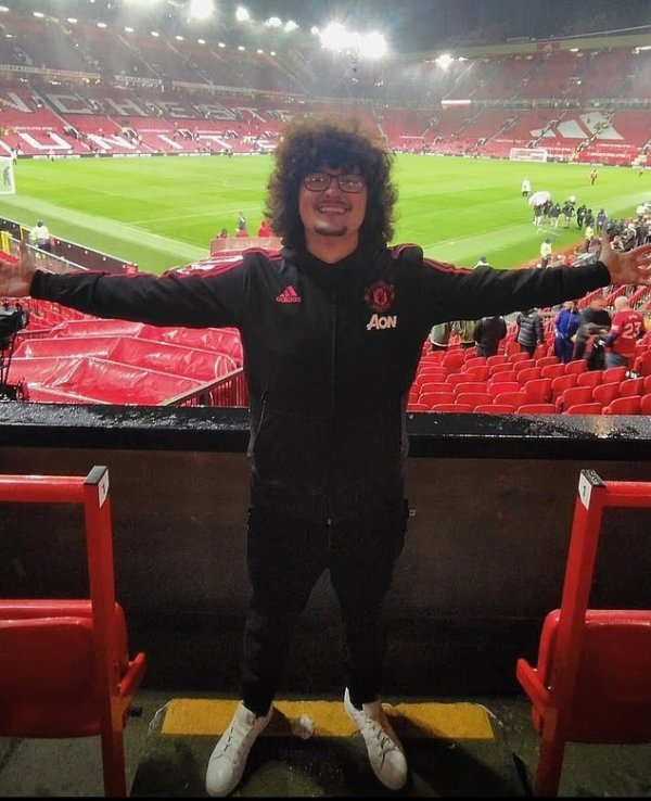 邮报：曼联决定对袭击网红的球迷处以无限期禁止入场的处罚