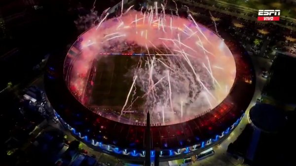 硝烟弥漫堪比战争！解放者杯准总决赛    竞赛  队超燃主场作战  ，能见度不足5m