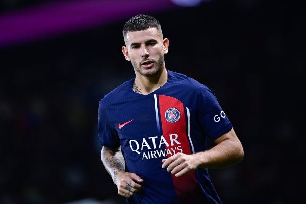 卢卡斯：客战里昂从来都不容易，我们仍需改进防卫  站位