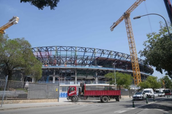 世体：巴萨女足将在翻修的诺坎普拥有专属更衣室，与男队大小相同