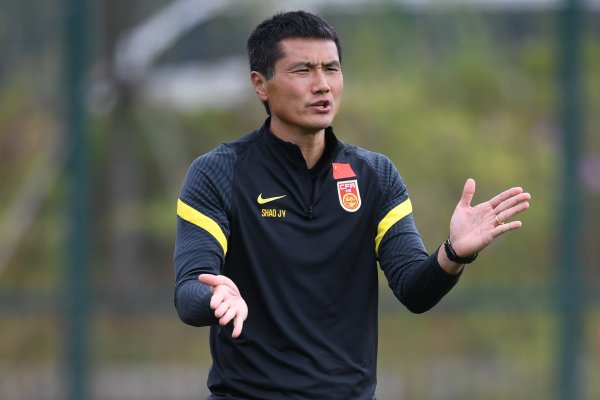 东体：国足明年3月可能和参加世界杯赛  的亚洲队赛前热身   年内想安排集训